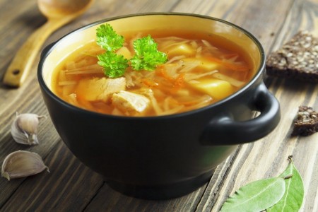 Priljubljena ruska juha, ki poživi in obvaruje pred virusi