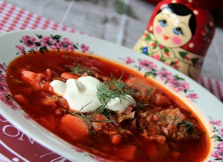 Boršč. Recept juhe, ki ga poznajo Rusi iz svojega otroštva.