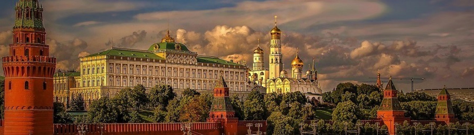 Rusija, dve carski prestolnici. Potovanje v Moskvo in Sankt Peterburg, julij