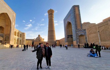Ruski ekspres v Uzbekistanu. Samarkand in trg Registan. Vse barve Uzbekistana na tem potovanju.