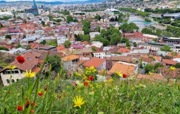 Gruzija in prekrasna prestolnica Tbilisi. Potovanja z agencijo Ruski ekspres.