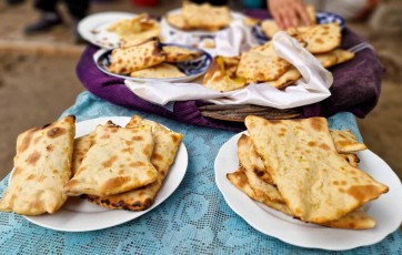 Uzbekistan -potovanje in okušanje tradicionalnih jedi uzbeške kuhinje.